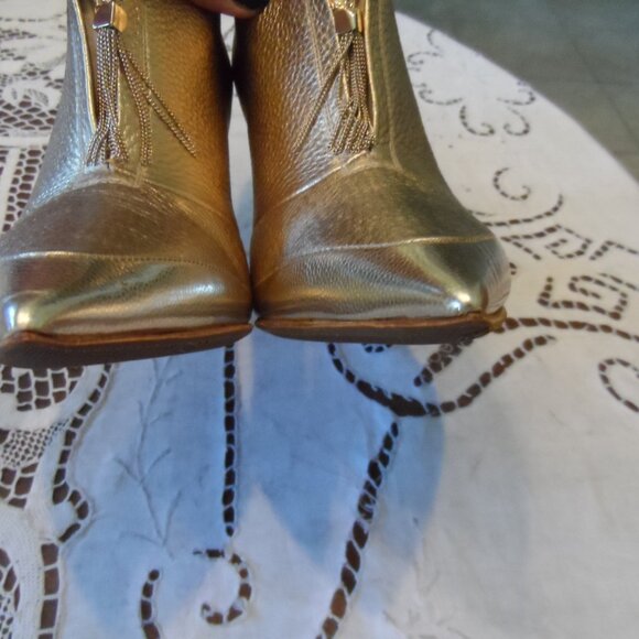 New Jimmy Choo Gold Metallic Ankle Boots w/Front Chain Detail Size 38.5B - Picture 5 of 16